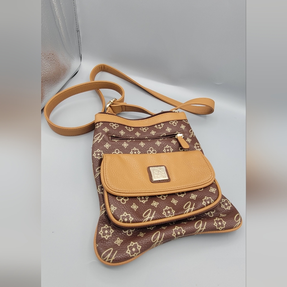 Jose Hess Crossbody